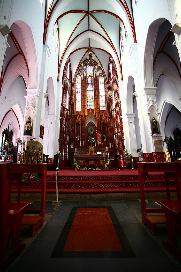 10 famous churches Vietnam, Phat Diem Cathedral, Notre-Dame Cathedral saigon, Saint-Nicolas Dalat Cathedral